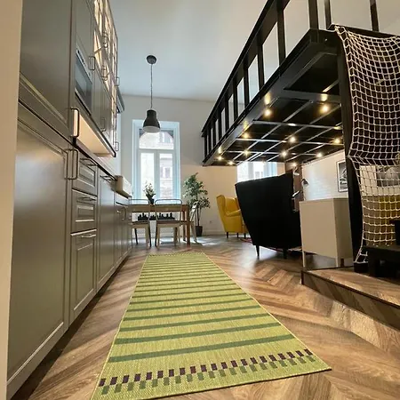 Apartment Awesome Loft - King Street Budapest