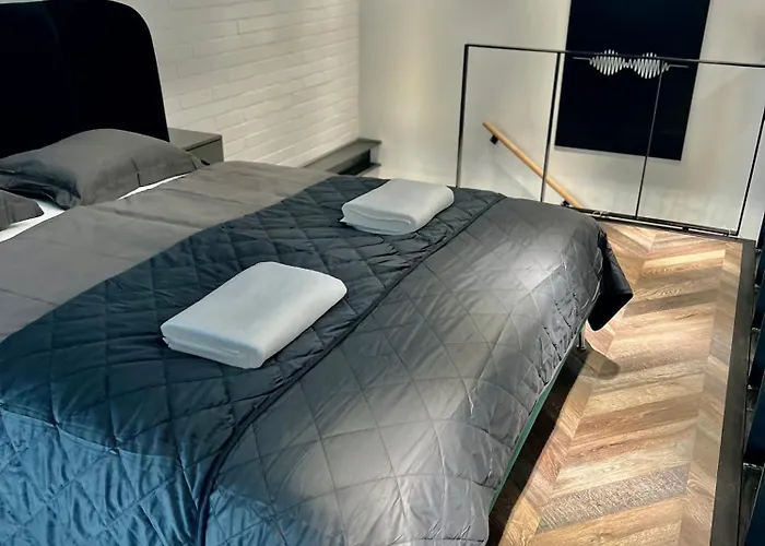 Awesome Loft - King Street *