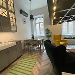 Awesome Loft - King Street Appartamento Budapest